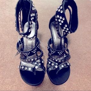 New with TAG in a box Zigi high heel shoes